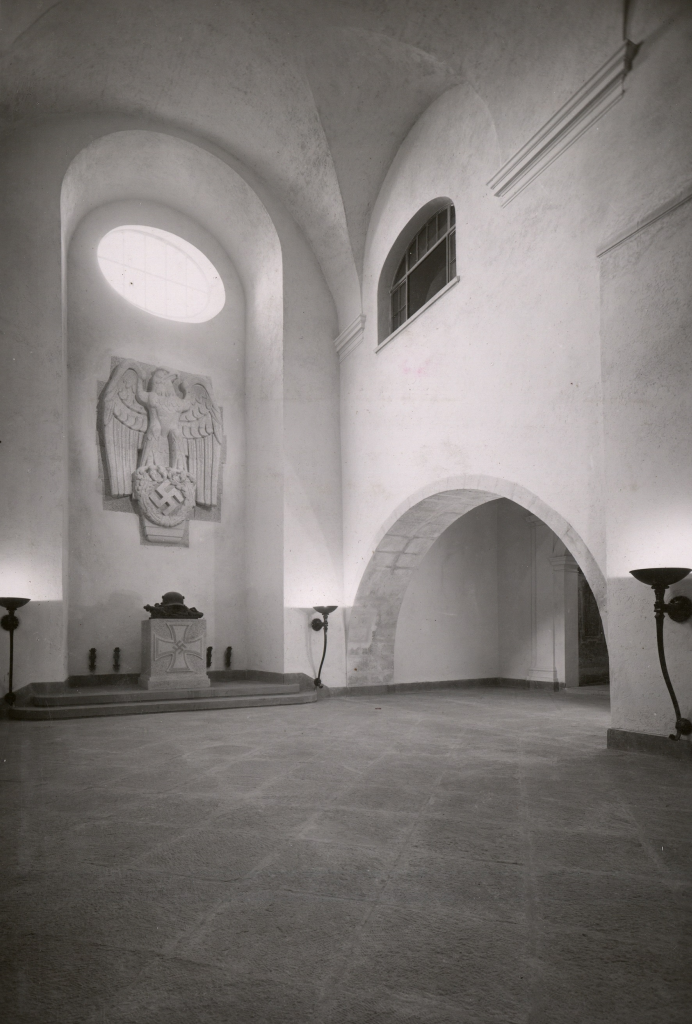 HERBERT ORTH. Spielberg. Die ehemalige Kapelle der Heiligen Dreifaltigkeit. Um 1941. (Museum der Stadt Brünn)